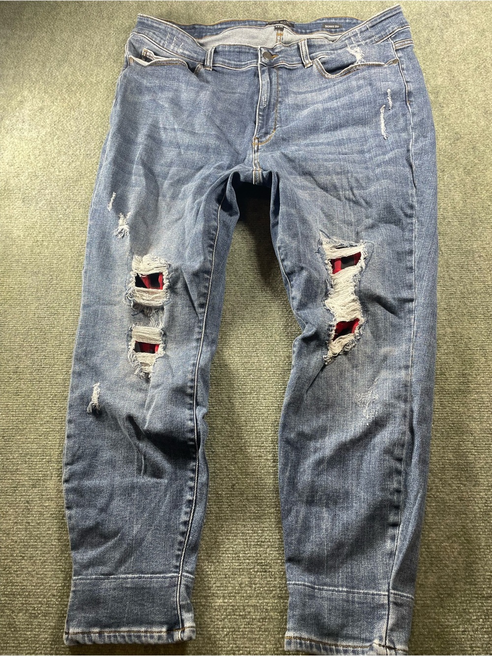 Judy Blue Blue Skinny Jeans with Red Patch Underlay